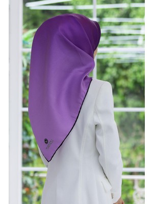 Vissona %100 Twill Ipek Degrade Desenli Mürdüm Renkli 90X90 Eşarp Dikim Şekli : El Dikişi