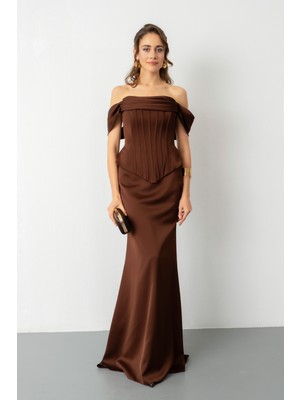 Lafaba Kadın Kahverengi Kayık Yaka Balenli Peplum Kesim Saten Abiye Elbise
