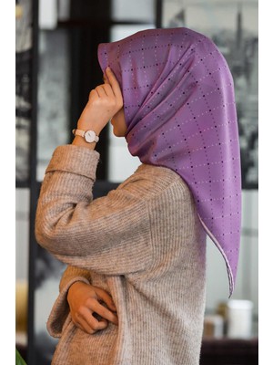 Vissona % 57 Ipek % 43 Viskon Twill Ipek Minik V Desenli Mor Renkli 90X90 Eşarp Dikim Şekli : El Dikişi