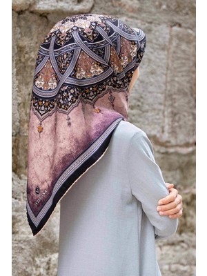 Vissona % 57 Ipek % 43 Viskon Twill Ipek Şal Desenli Pudra - Siyah Renkli 90X90 Eşarp Dikim Şekli : El Dikişi