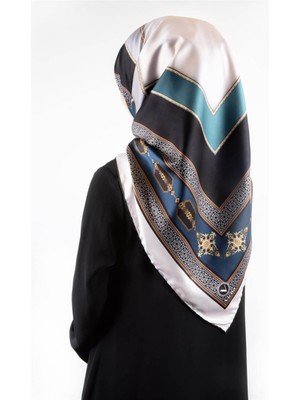 Violla Twill Gold Detaylı ve Antik Motif Desenli Indigo Renkli 90X90 Eşarp (Ipek Içermez) Kenar Dikiş Şekli El Dikişli