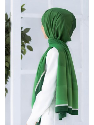 Vissona Lüks Medine Ipeği Geometri Desenli Zümrüt Yeşili Renkli 75X195 Kırışmaz Şal Moss Krep Dikiş Tipi Italyan Dikişli