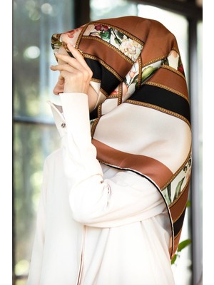 Vissona 100% Twill Ipek Şeritli Çiçek Desenli Bakır - Krem Renkli 90X90 Dikim Şekli : El Dikişi Eşarp