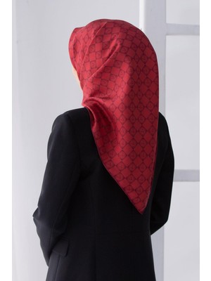 Vissona % 57 Ipek % 43 Viskon  Twill Ipek Monogram Desenli Bordo Renkli 90X90 Eşarp Dikim Şekli : El Dikişi