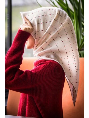 Vissona % 57 Ipek % 43 Viskon Twill Ipek Minik V Desenli Beyaz Renkli 90X90 Eşarp Dikim Şekli : El Dikişi