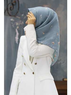 Vissona % 57 Ipek % 43 Viskon  Twill Ipek Çiçek Desenli Petrol Yeşili Renkli 90X90 Eşarp Dikim Şekli : El Dikişi