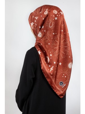 Violla Twill Galaksi Desenli Taba Renkli 90X90 Eşarp (Ipek Içermez) Dikim Şekli : El Dikişi