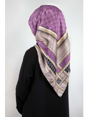 Violla Twill Gold Bordürlü Geometrik Desenli Lila Renkli 90X90 Eşarp (Ipek Içermez) Kenar Dikiş Şekli El Dikişli