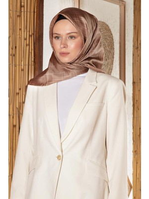 Vissona %100 Twill Ipek Çizgi Desenli Vizon Renkli 90X90 Eşarp Dikim Şekli : El Dikişi