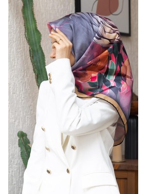 Vissona %100 Twill Ipek Dumanlı Çiçek Desenli Gri - Saks Renkli 90X90 Eşarp Kenar Dikiş Şekli El Dikişli