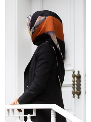 Vissona % 57 Ipek % 43 Viskon Twill Ipek Ekose Desenli Taba - Siyah Renkli 90X90 Eşarp Dikim Şekli : El Dikişi