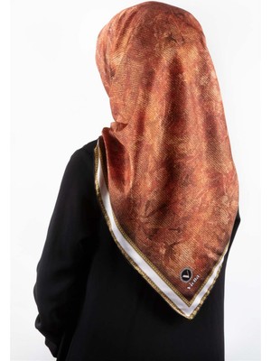 Violla Twill Çiçek Desenli Taba Renkli 90X90 Eşarp (Ipek Içermez) Kenar Dikiş Şekli El Dikişli