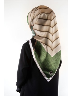 Violla Twill Zigzag Desenli Zümrüt Yeşili Renkli 90X90 Eşarp (Ipek Içermez) Kenar Dikiş Şekli El Dikişli
