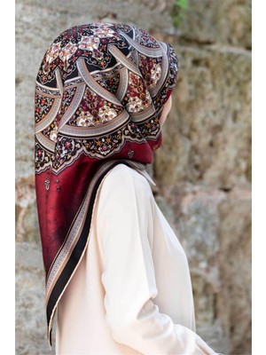 %100 Twill Ipek Şal Desenli Bordo - Siyah Renkli 90X90 Eşarp Dikim Şekli : El Dikişi