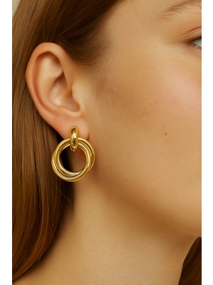 Sacce Scarves & Accessories Retro Halka Formlu Gold Küpe – Parlak Lak Kaplama