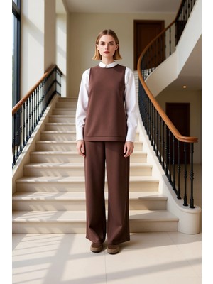 Kadın Alt Üst Düz Renk Yan Düğmeli Kolsuz Tunik ve Geniş Paça Pantolon Takımı Modern ve Konfor