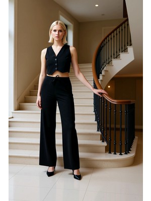 Kadın Alt Üst Düğmeli V Yaka Kolsuz Crop Yelek Bağlama Detaylı Rahat Kesim Bol Paça Pantolon Takımı