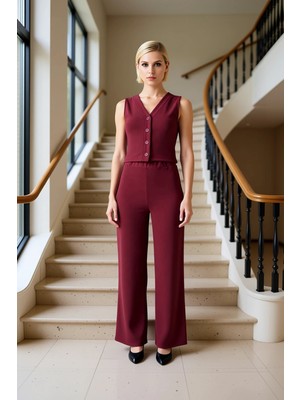 Kadın Alt Üst Kolsuz V Yaka Yelek ve Geniş Paça Pantolon Takımı Şık ve Rahat Bir Görünüm Sunar Spor