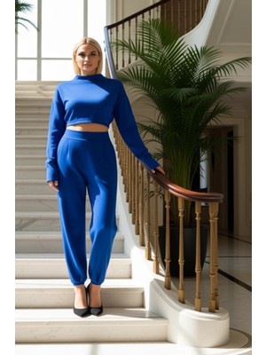 Kadın Alt Üst Crop Kesim Dik Yaka Triko Üst ve Jogger Pantolon Takımı Günlük Şıklık ve Sunar Rahat