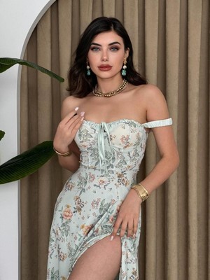 Bosel Anjelik Yırtmaç Detaylı Elbise