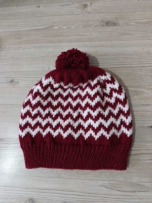 Emek Kırmızı Beyaz Zikzaklı Kadın  Bere