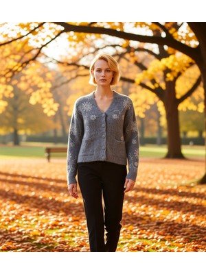 Benerly Kadın Yumuşak Dokulu V Yaka Geniş Kalıp Düşük Kol Taş Işlemeli Triko Hırka Kış Kombinleri Şık