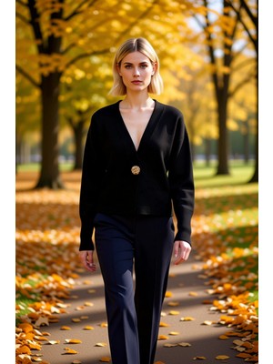 Benerly Kadınlara Özel Şık ve Rahat Düğme Detaylı Yumuşak Dokulu V Yaka Triko Hırka Kış Kombinlerinin