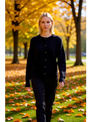 Benerly Kadın Bisiklet Yaka Düşük Kol Oversize Kesim Triko Hırka Kış Günleri Konforlu Şık Bir Dış Giyim