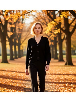 Benerly Kadın Oversize Triko Hırka V Yaka Düşük Kol Detaylarıyla Rahat ve Şık Bir Seçim Fonksiyonel