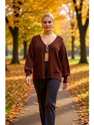 Benerly Kadın V Yaka Bağlama Detaylı Balon Kol Triko Hırka Günlük Şıklık ve Konfor Sunan Tasarım Şık