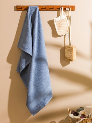 Lc Waikiki Yeni Sezon Çizgi Nakışlı Banyo Havlusu 70X130 cm