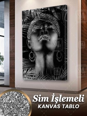 SML Tablo Sim Işlemeli Ağaçlar Içinde Gözleri Kapalı Afrikalı Kadın Makyaj Takı Simli Dikey Kanvas Tablo