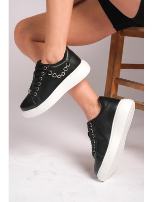 Romex Siyah Platform Tabanlı Zincir Detaylı Şık Kadın Sneaker Ayakkabı Ortopedik Taban