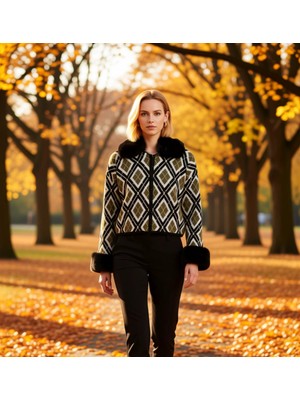 Benerly Kadın Baklava Desenli Sim Detaylı Çıkartılabilir Suni Kürk Yakalı Uzun Kollu Kısa Kesim Triko Hırka