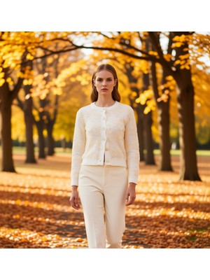 Benerly Kadın Zarif Dantel Işlemeli Yumuşak Dokulu Triko Hırka Bisiklet Yaka Uzun Kollu Düğmeli Ön Rahat