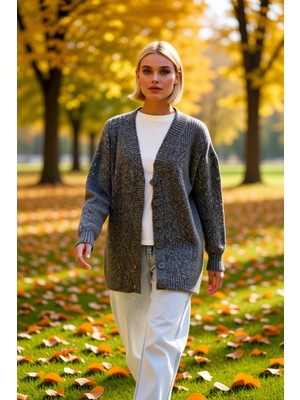 Benerly Kadın Düğmeli V Yaka Yumuşak Triko Hırka Rahat Kesim Uzun Kollu Kışlık Giyim ve Konforu Şık