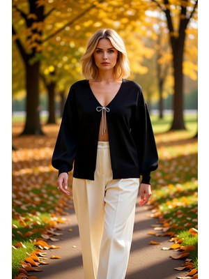 Benerly Kadın V Yaka Bağlama Detaylı Balon Kol Triko Hırka Günlük Şıklık ve Konfor Sunan Tasarım Şık