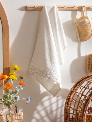 Lc Waikiki Yeni Sezon Çiçek Nakışlı Pamuklu Yüz Havlusu 50X80 cm