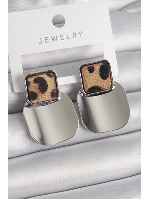 Eco Port Pirinç Gümüş Renk Kare Plaka Leopar Desenli Kadın Küpe