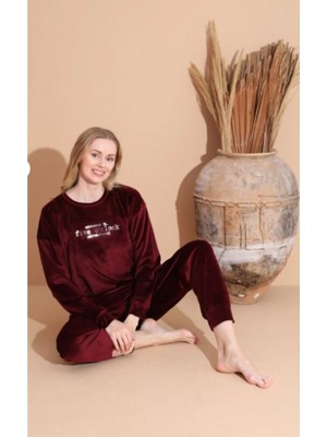 Meri Kadın Bordo Uzun Kollu Sıfır Yakalı Düz Renk Kadife Baskılı Pijama Takımı