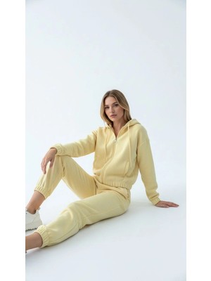 OEY Fashions 3 Iplik Şardonlu Kapşonlu Fermuarlı Kısa Üst Sarı PAT8590
