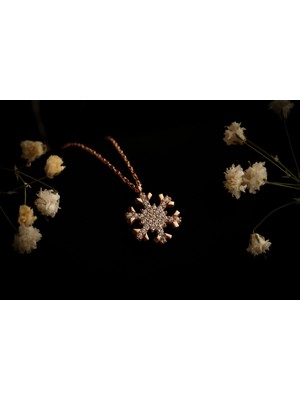 Silvesra Kar Masalı Kolye