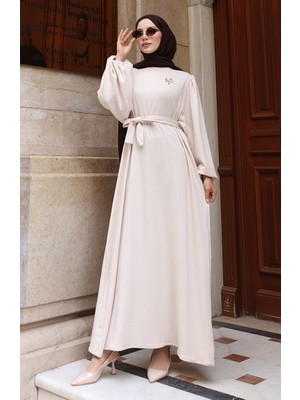 Broşlu Bağcık Detaylı Fitilli Tesettür Elbise 0220-05 Bej