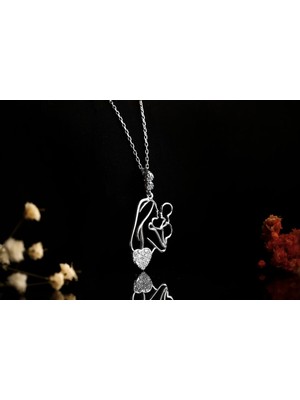 Silvesra Benimle Büyü Kolye