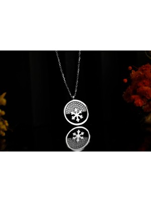 Silvesra Kış Büyüsü Kolye