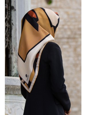 Vissona %100 Twill Ipek Geometrik Desenli Taba - Gold Renkli 90X90 Eşarp Dikim Şekli : El Dikişi