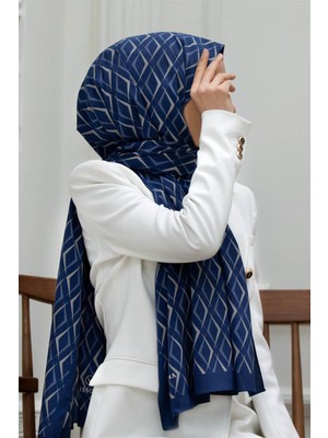 Vissona Lüks Medine Ipeği Geometrik Desenli Lacivert Renkli 75X195 Kırışmaz Şal Moss Krep Dikiş Tipi Italyan Dikişli