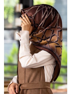 Vissona %100 Twill Türk Motifi  Desenli Camel - Bej Renkli 90X90 Eşarp Dikim Şekli: El Dikişi