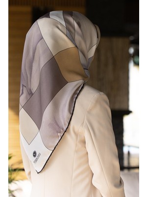 Vissona %100 Twill Ipek Geometrik Desenli Bej - Gri  Renkli 90X90 Eşarp Dikim Şekli : El Dikişi