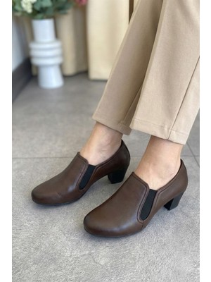 Kahverengi Hakiki Deri Anatomik Taban Rahat ve Şık Günlük Kadın Ayakkabı TMD202521